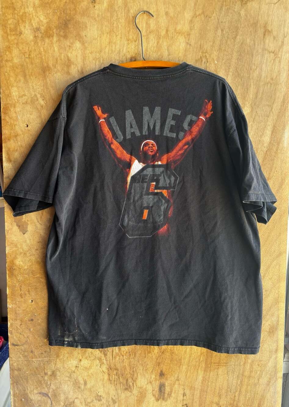 Vintage 00s rare Majestic Miami Heat LeBron James 6 Graphic T-Shirt